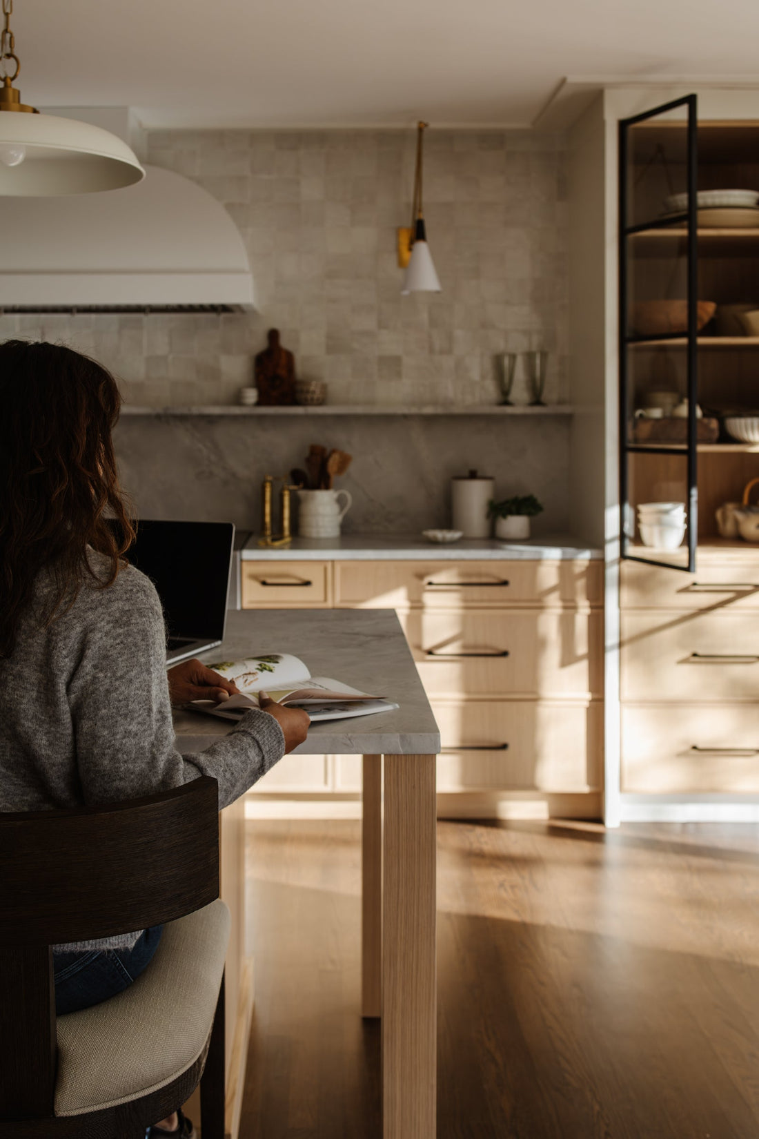How much to charge interior design clients
