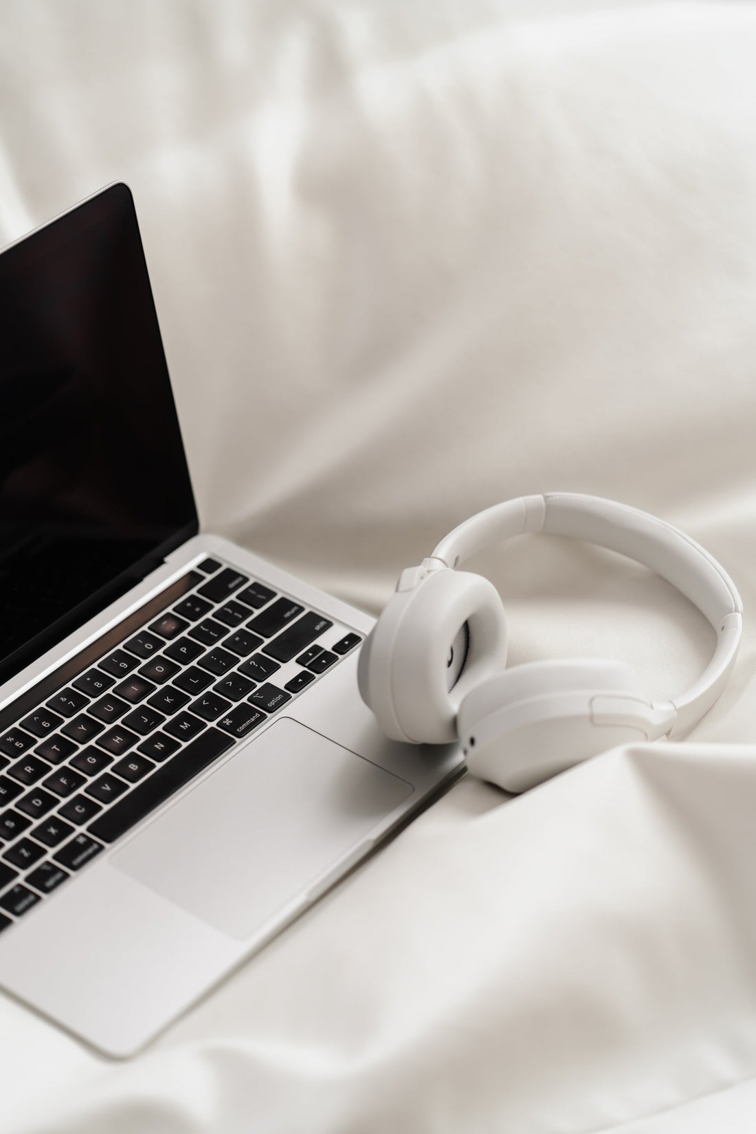 Start making money while you sleep as a designer (with an online booking form)